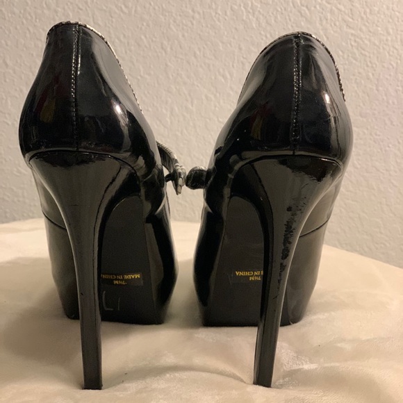 Black and white high heels - Picture 4 of 5